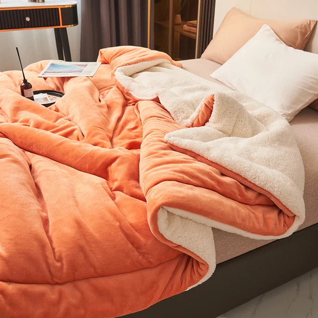 SoftHug™ - Luxurious Warm Fleece Blanket