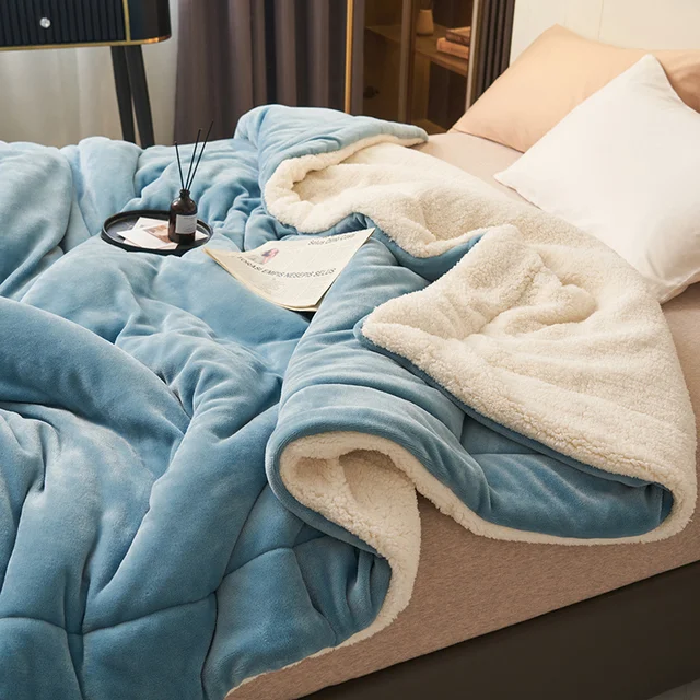 SoftHug™ - Luxurious Warm Fleece Blanket